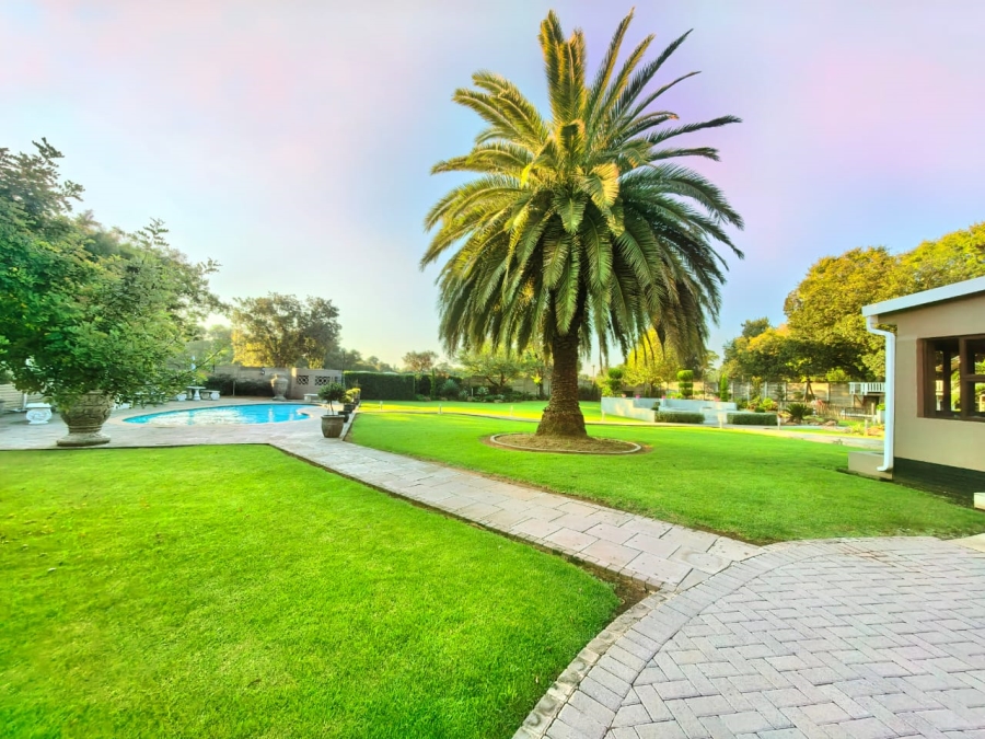 5 Bedroom Property for Sale in Sasolburg Ext 4 Free State